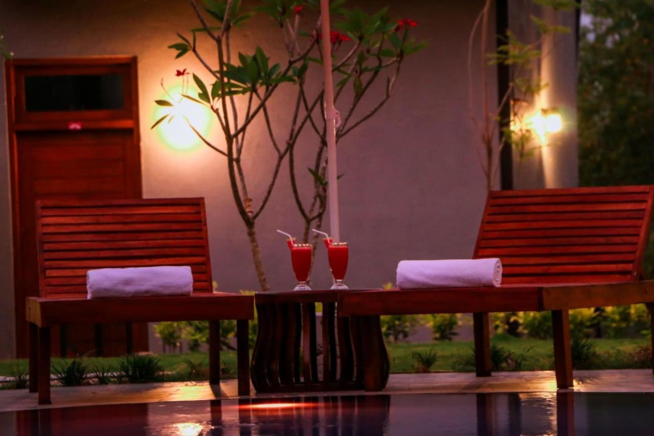 Senu Lagoon Villa Tangalle Exterior foto